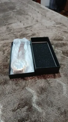 Relógio masculino elegante e moderno, modelo concha dourada