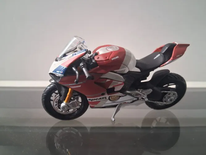 Miniatura Moto Maisto Ducati Panigale V4 S 2019 Escala 1/18