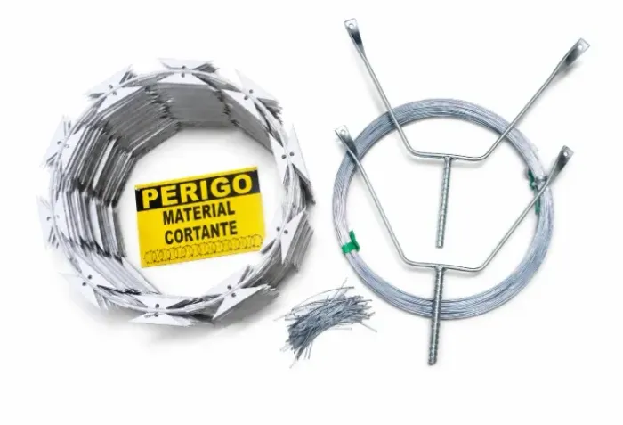 Kit Instalação Concertina Branca 5 Metros Completo com Hastes e Placa