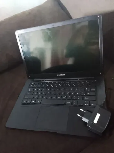 Vendo notebook.Pra retirar peças.MENOR PREÇO 70