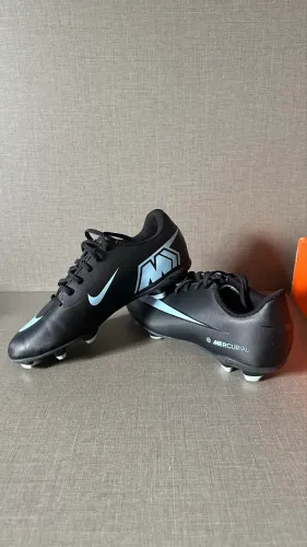 Chuteira Nike Mercurial Vapor 16 - Tamanho 39