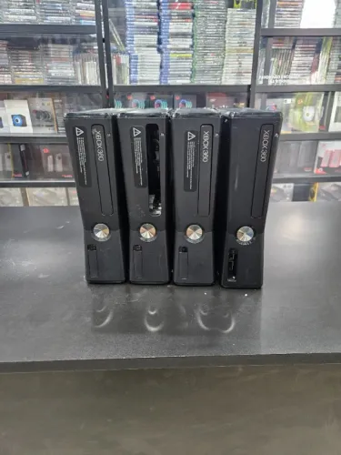 Lote de 11 Consoles Xbox 360 Slim (Sucata/Retirada de Peças)