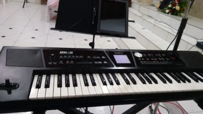 Teclado Roland BK5