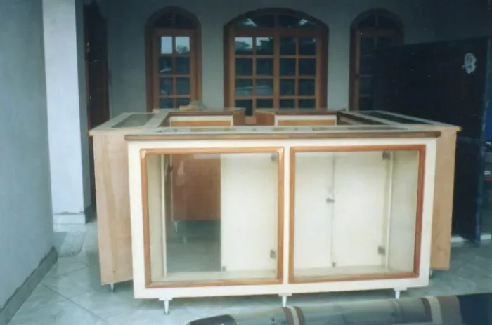 Quiosque de Shopping Estrutura Completa(Ilha de Balcões Vitrine)