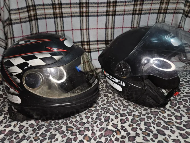 Vende-se Capacetes
