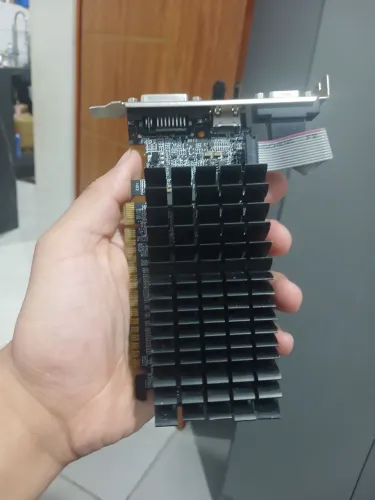 GeForce GT 210 1GB