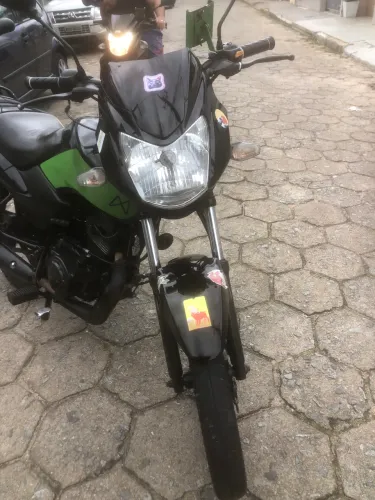 VENDO MOTO TVS IMPECÁVEL 