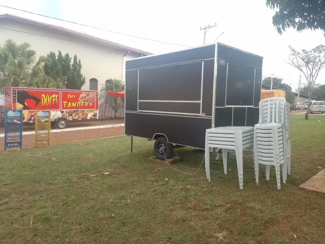 Trailer 4x2 