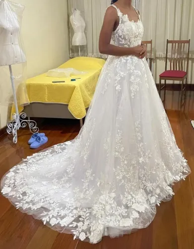 Vestido de noiva novo (com buquê) - nunca usado