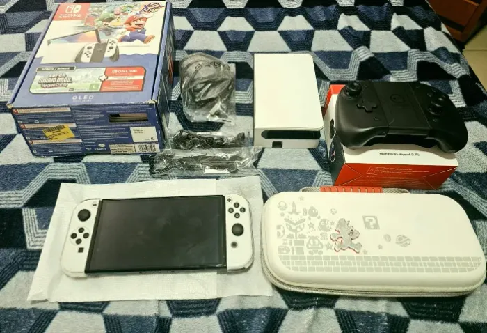 Nintendo Switch OLED Desbloqueado 256GB + Controle Linyuvo ks37- Completo e Impecável