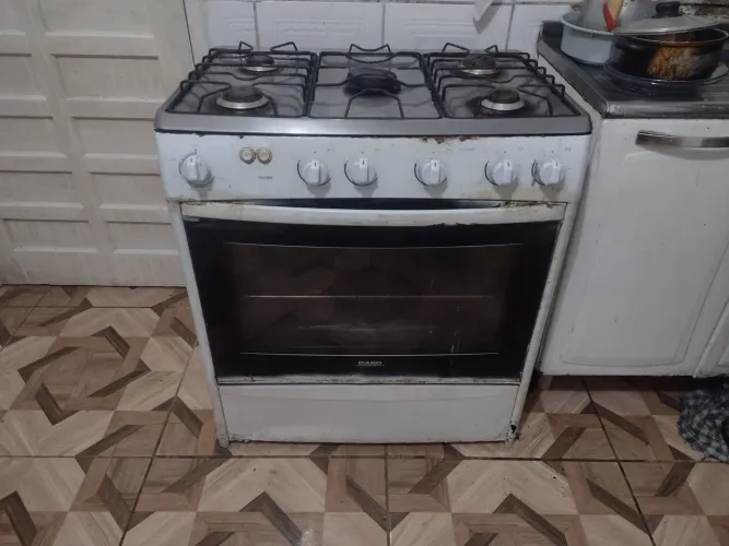 VENDO OU TROCO FOGÃO 5 BOCAS