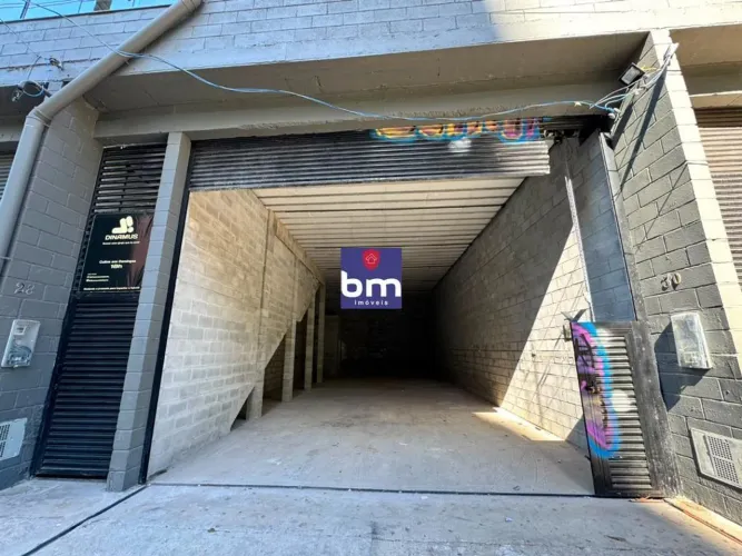 Galpão para alugar em São Paulo, Jardim Campo Limpo, com 131 m²