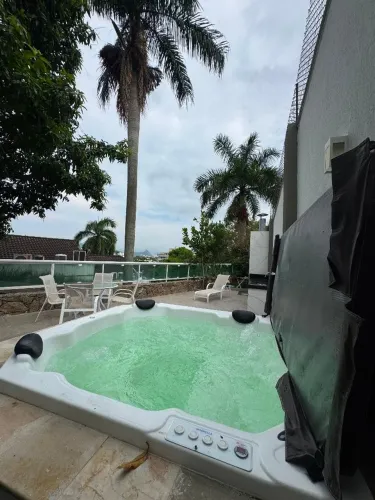Casa em condominio 4 suites no miolo de Sao Francisco