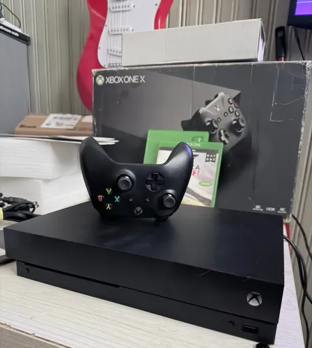 Xbox one x 4K 1TB 