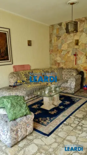 CASA ASSOBRADADA - ACLIMAÇÃO - SP