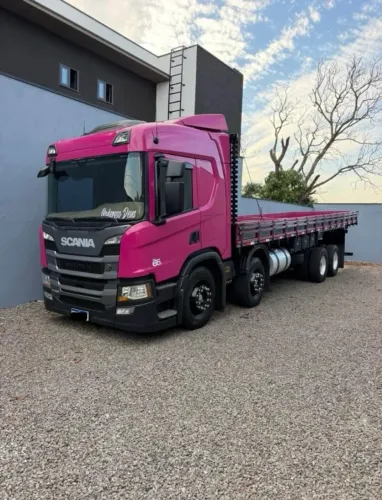 Scania P 360 8x2 ano 2021 Carroceria 9,5m