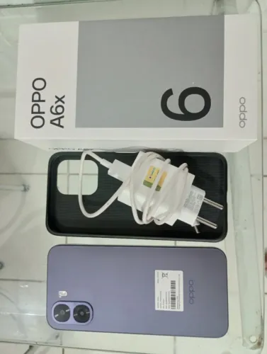Celular, menos de 2 meses de uso. Motivo: recuperei meu celular perdido no uber. 