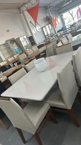 Mesa de jantar pronta entrega de madeira 