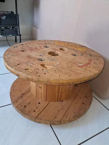Mesa de bobina com rodinhas