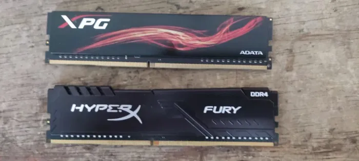 Kit 2x Memórias Ram 8GB 2400Mhz DDR4