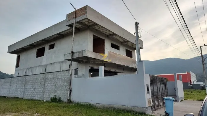 Casa + Galpão + Área de Lazer com Piscina - Colônia Santana, São José/SC