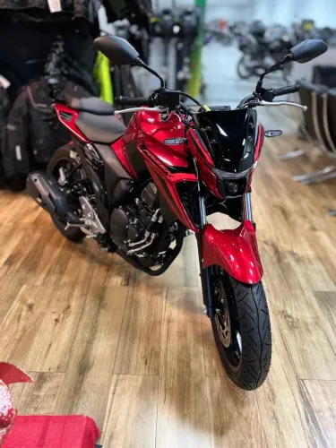 Yamaha FZ25-46mil km-evisada-pneus novos-R$:20.000