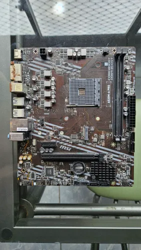 Placa-mãe AM4 MSI - DEFEITO - para conserto ou desmanche