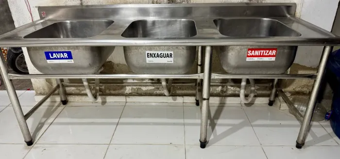 Pia inox com 3 Cubas