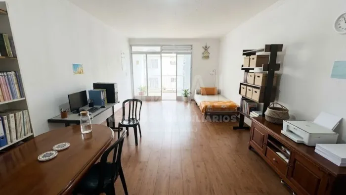 Apartamento à venda no Bom Retiro, 150 m², 3 dormitórios, 2 banheiros e 1 vaga