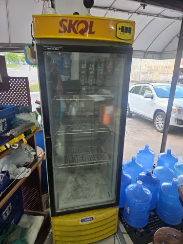 Cervejeira metal frio skol