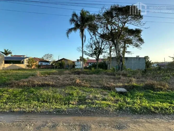 Terreno à 650m da lagoa l Centro - Bal. Barra do Sul