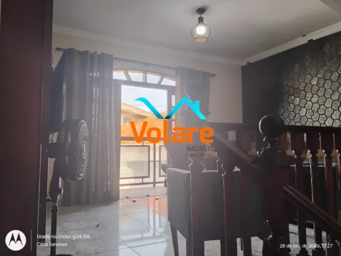 Casa à venda em Osasco-SP, bairro Pestana: 2 quartos, 1 sala, 1 banheiro, 2 vagas de garag