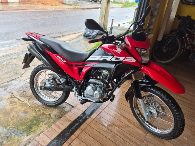 Moto Broz em estado de zero 