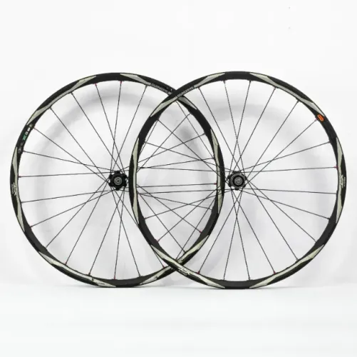 Par Rodas 26" Shimano Deore XT M775