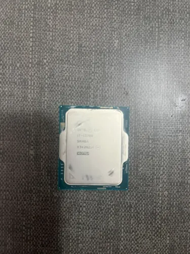 Processador Intel Core i7-13700, 13ª geração, LGA1700.