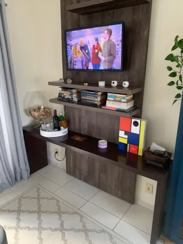 Aparador com 1,93 x 0,93 m