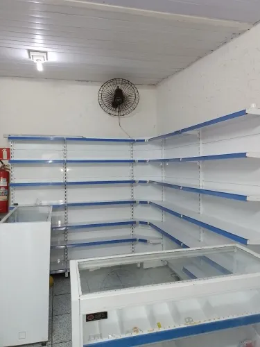 Desapega , ótimas prateleiras p seu negócio