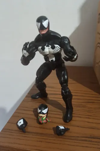 Venom Marvel Legends - Hasbro Wave Homem-Absorvente