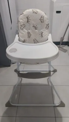 Cadeira de alimentação infantil