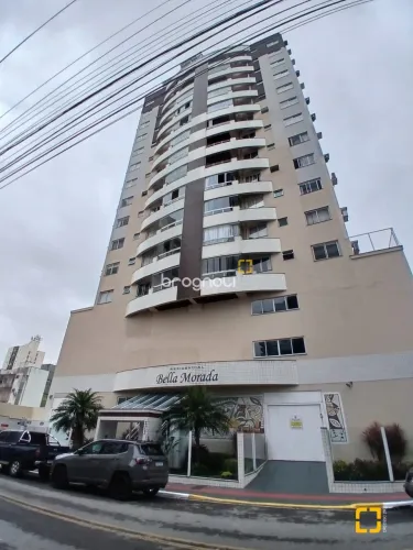 Apartamento em andar alto 2 com suíte no Kobrasol