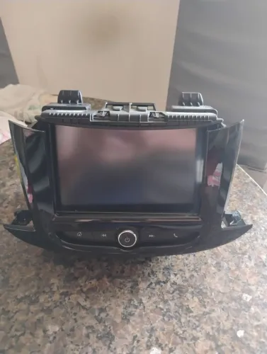 Vendo um rádio semi-novo da Chevrolet Tracker 2019