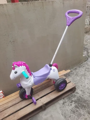 Triciclo unicórnio