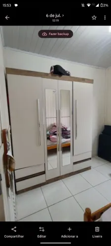 Guarda roupa grande semi novo
