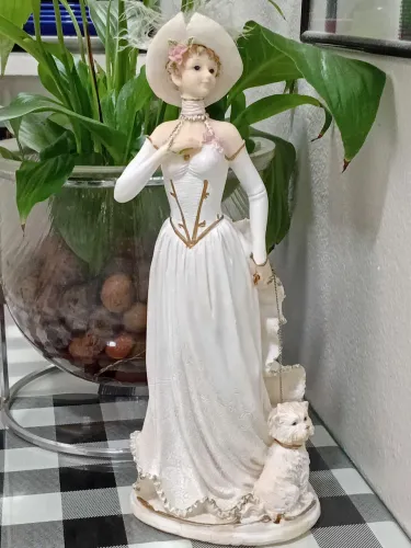 Belissima Estatueta