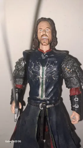 Boneco Aragorn