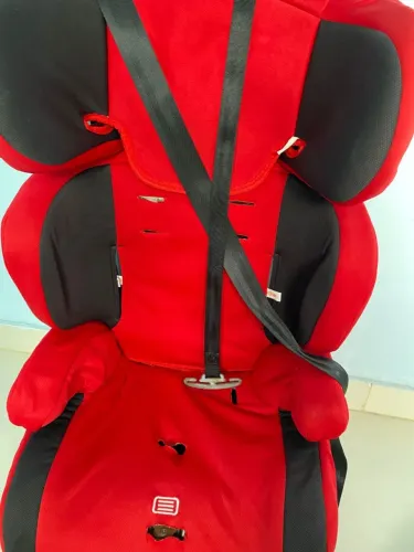 Cadeirinha com acento infantil