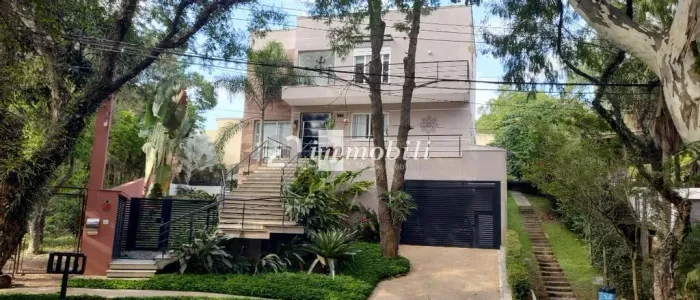 Casa Moderna, Alto Padrão, Total Privacidade, 4 Suítes na Granja Viana.