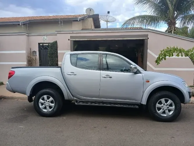 Mitsubishi L200 Triton HPE 3.2 CD TB Int.diesel AUT 2011