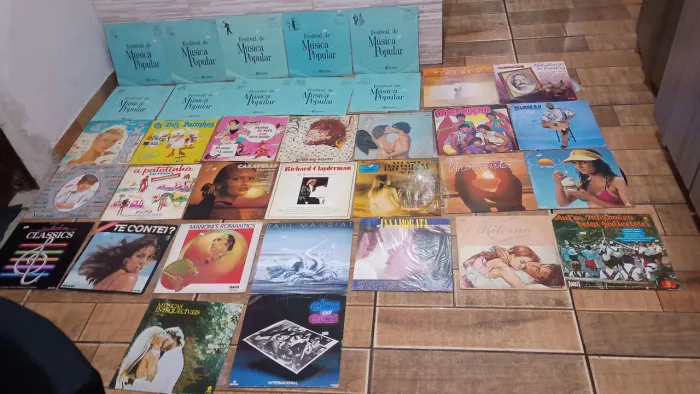 Lote de discos com 35 unidades