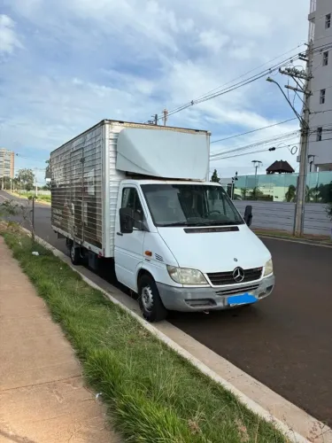 Caminhão Sprinter 311